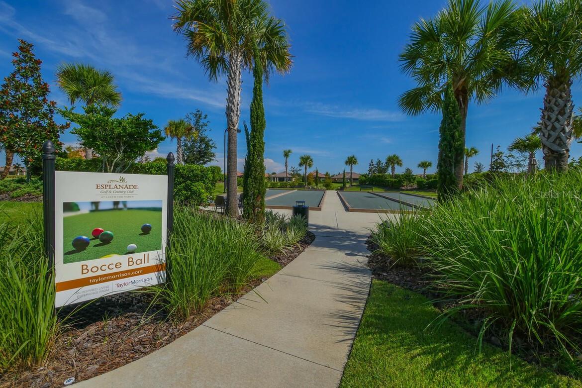ESPLANADE - Residential Lease
