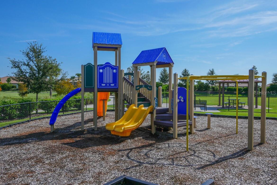ESPLANADE - Residential Lease