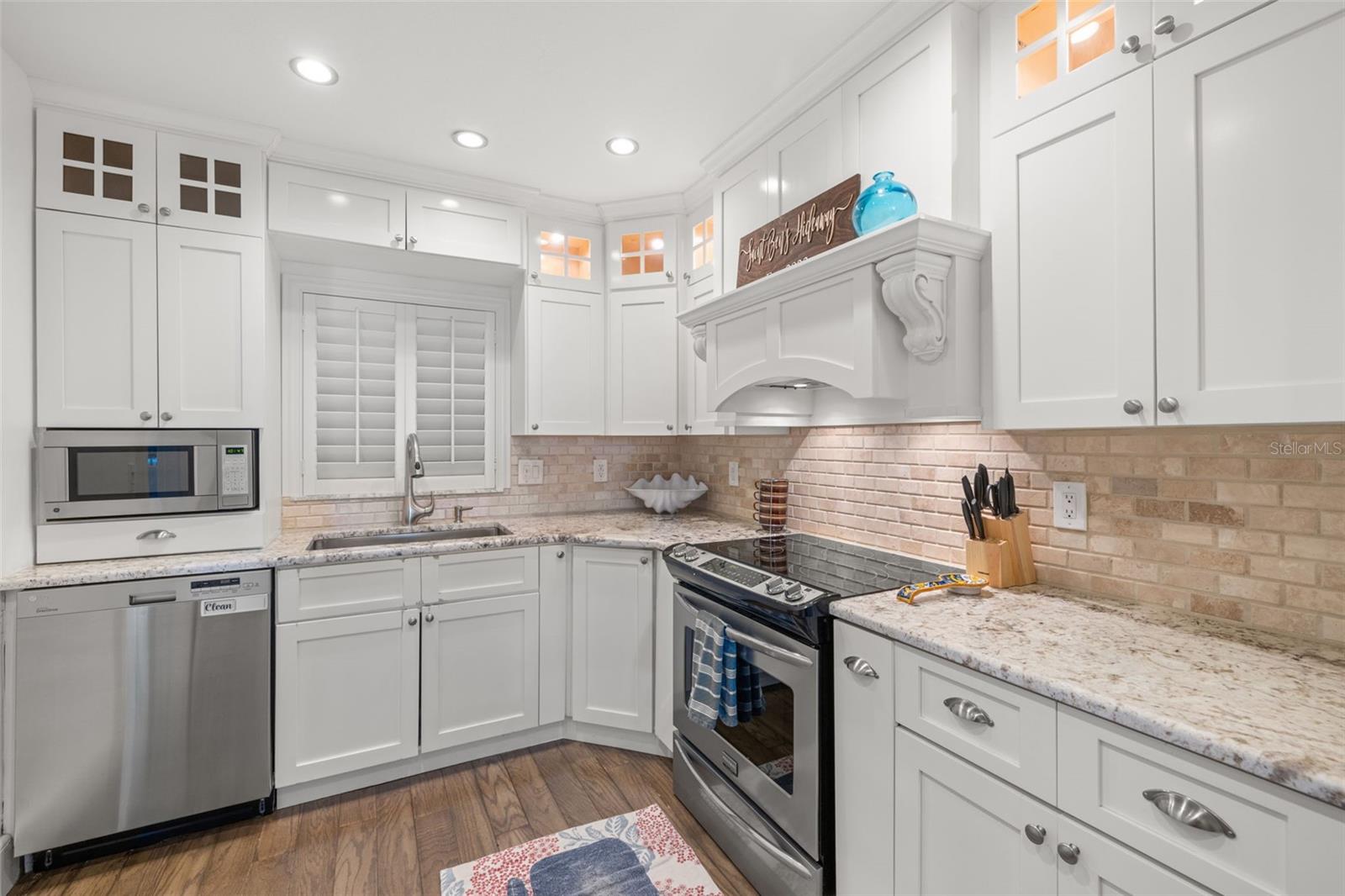 BEAU MONDE CONDO - Residential