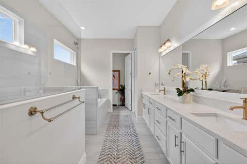 Tiny photo for 8228 Bridgeport Bay Circle, Mount Dora, FL 32757 (MLS # G5110505)