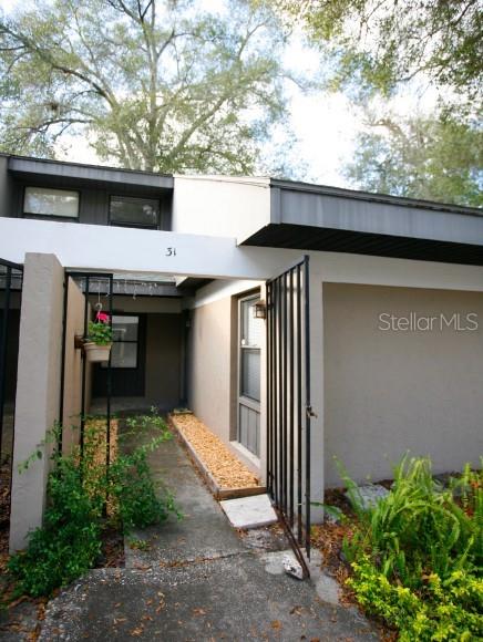 WOODSIDE VILLAS - Residential Lease