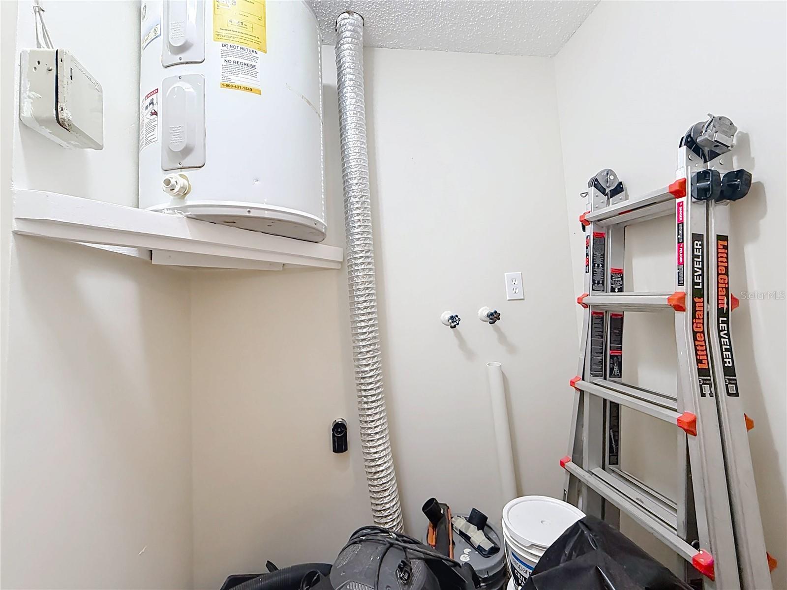 HALO HILLS UNREC SUB - Residential