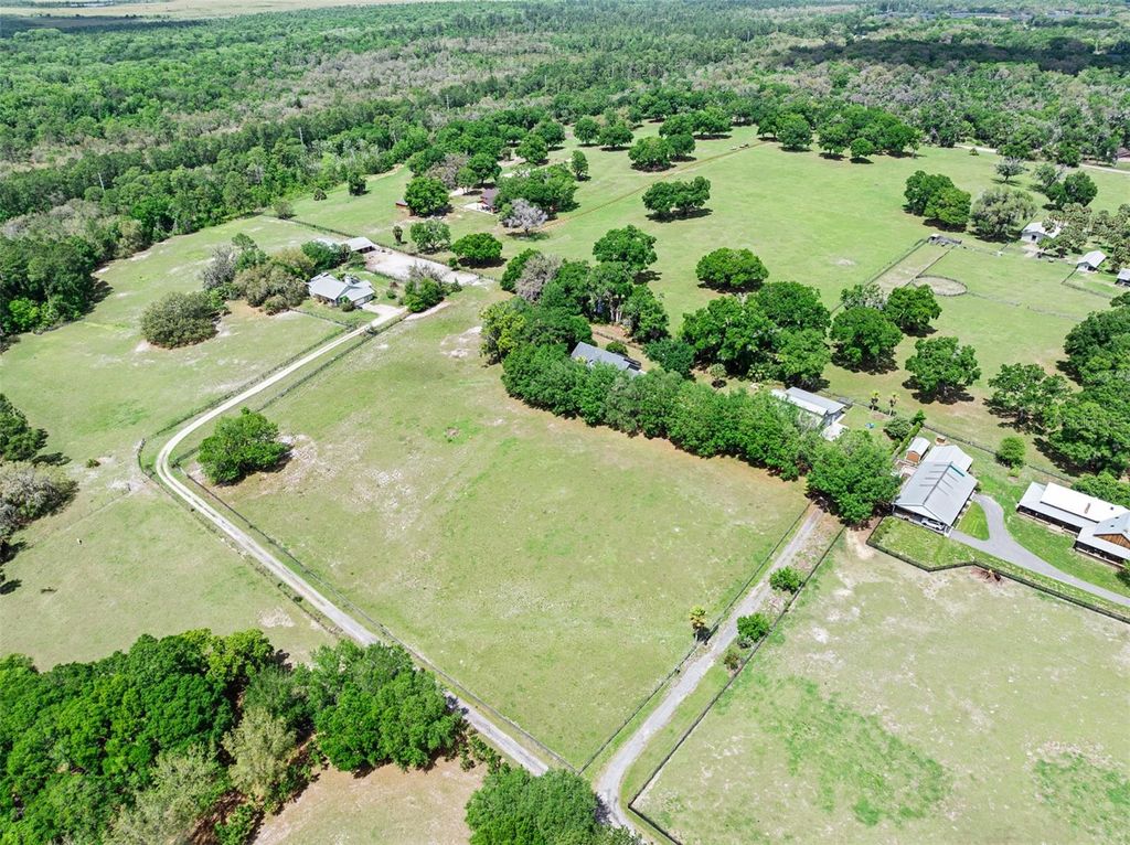 Photo of 2380 Narrow Way, Deland, FL 32720 (MLS # V4948298)