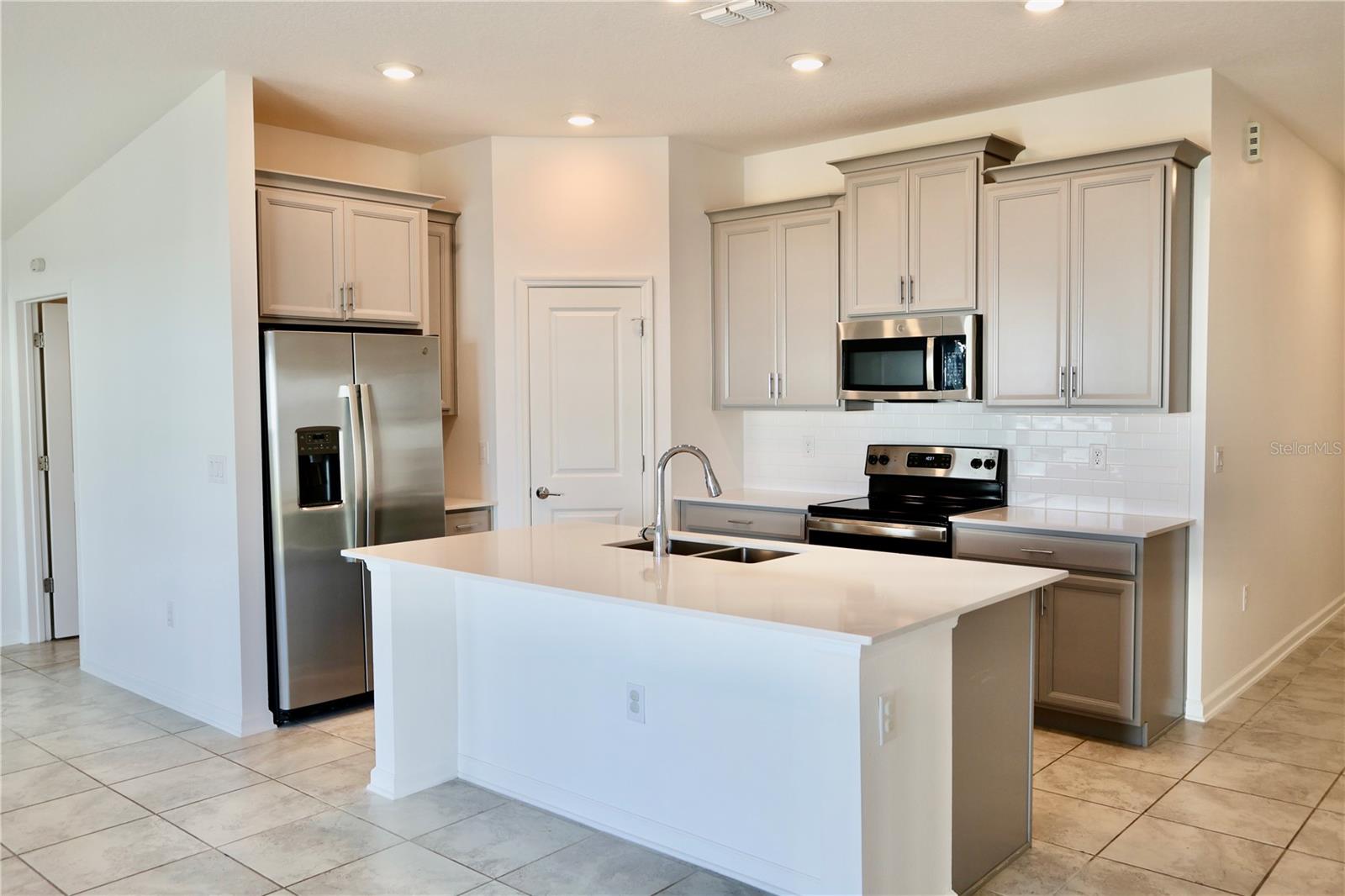 BELLEVUE AT ESTATES - Residential