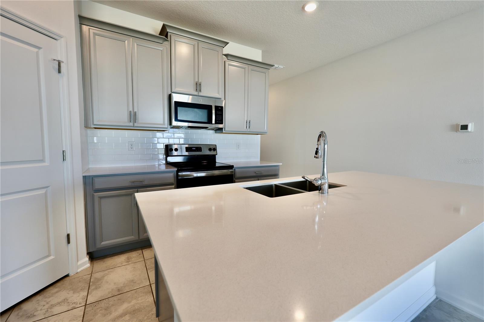 BELLEVUE AT ESTATES - Residential