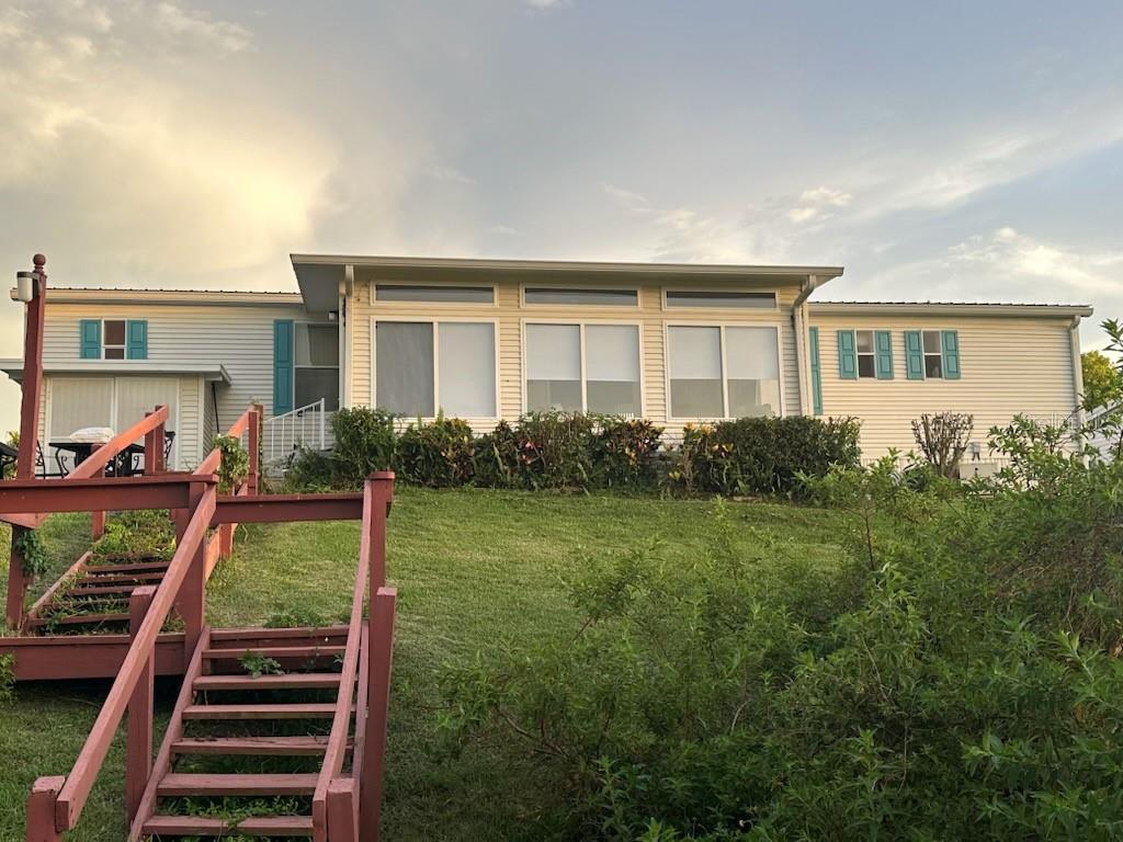 FLORAL LAKES - Residential Lease