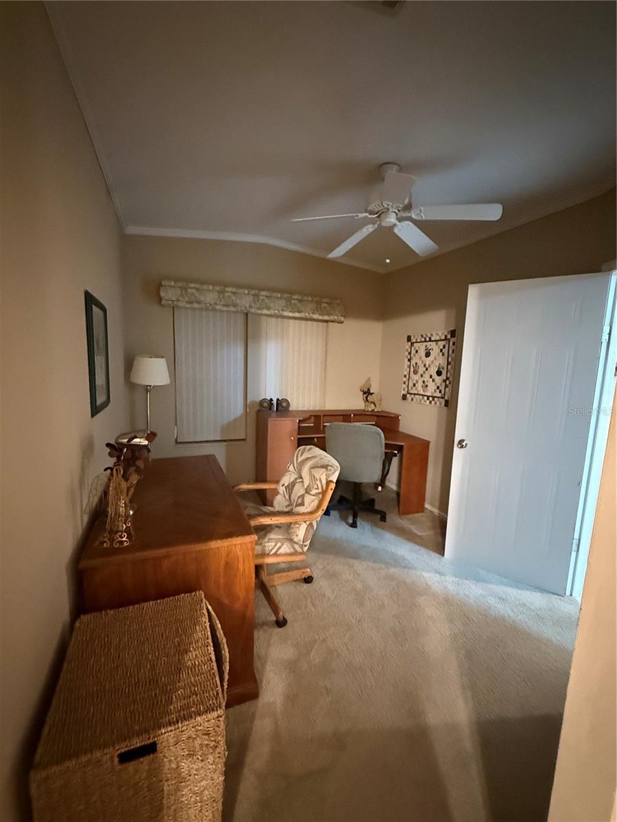 FLORAL LAKES - Residential Lease