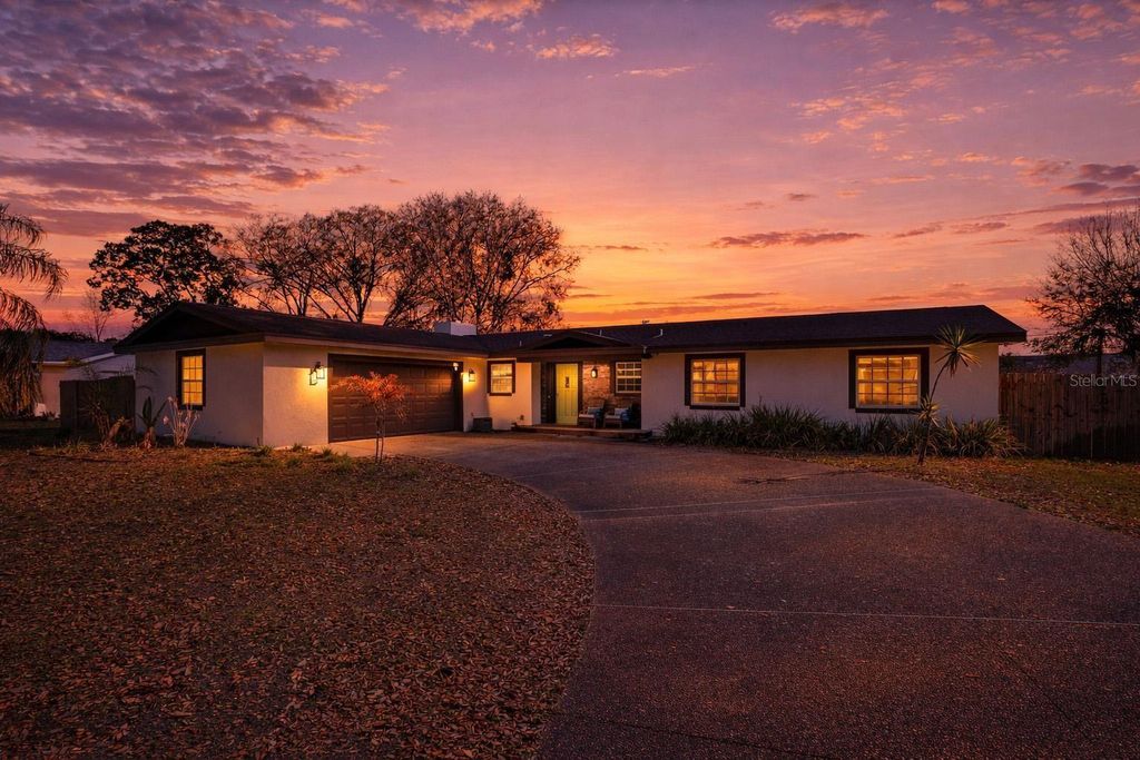 Photo of 611 Ensenada Drive, Orlando, FL 32825 (MLS # O6383403)