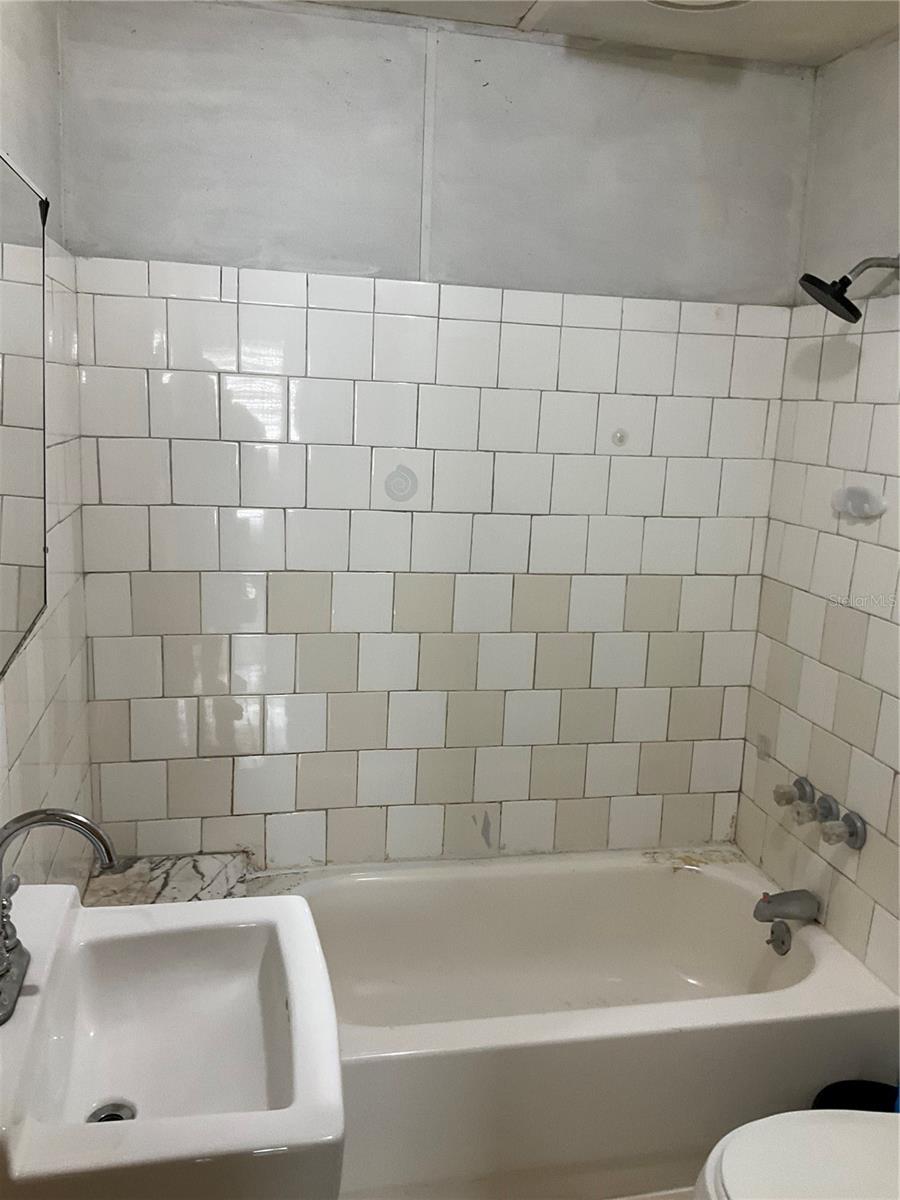 WILSON MAZE - Residential