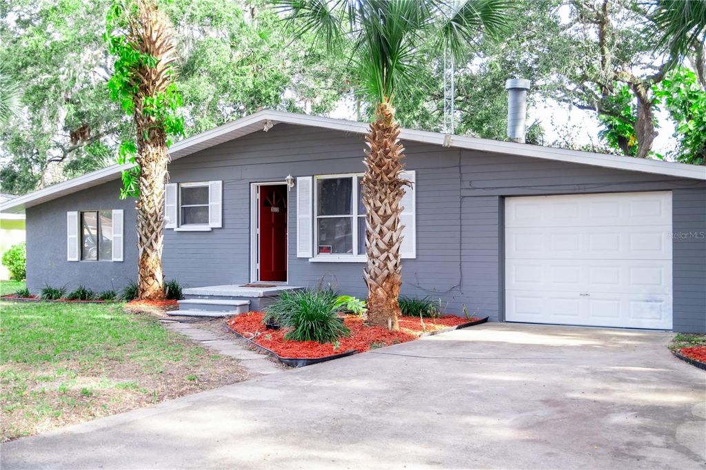 Photo of 313 Center Avenue, Daytona Beach, FL 32117 (MLS # O6370601)