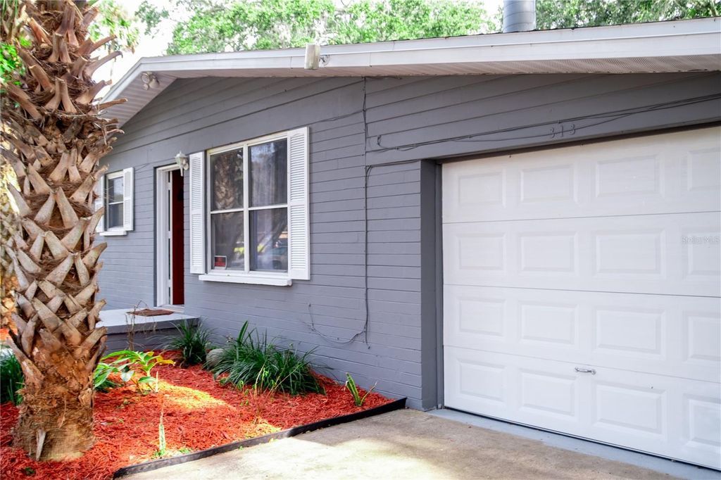 Photo of 313 Center Avenue, Daytona Beach, FL 32117 (MLS # O6370601)