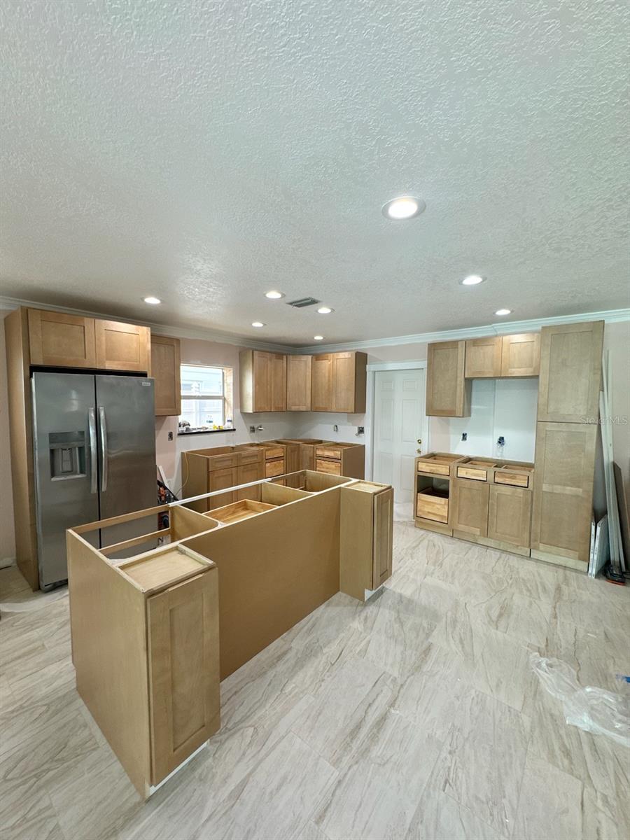 538 CRYSTAL DRIVE