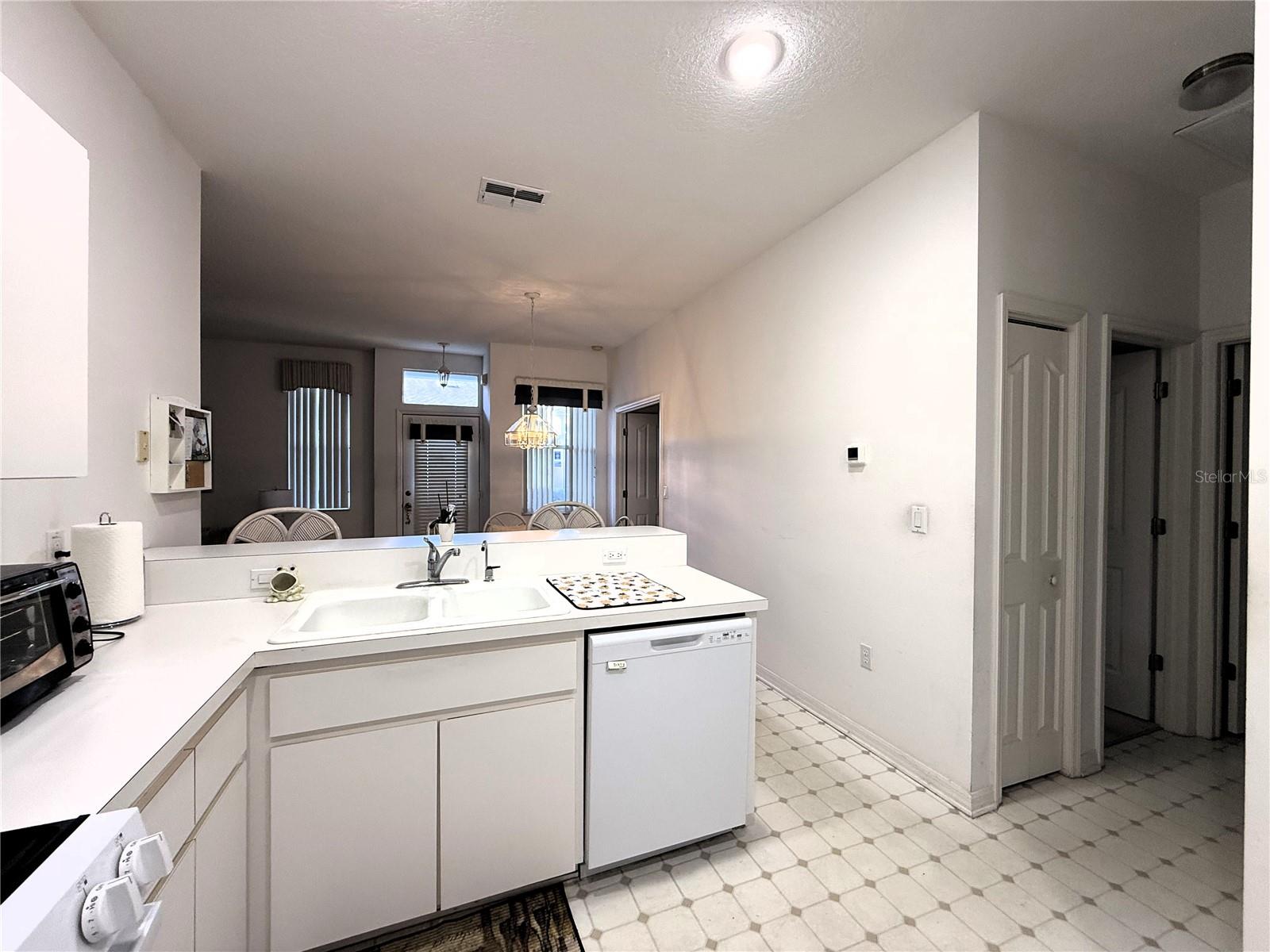 FAIRWAY VILLAS AT MEADOW OAKS - Residential