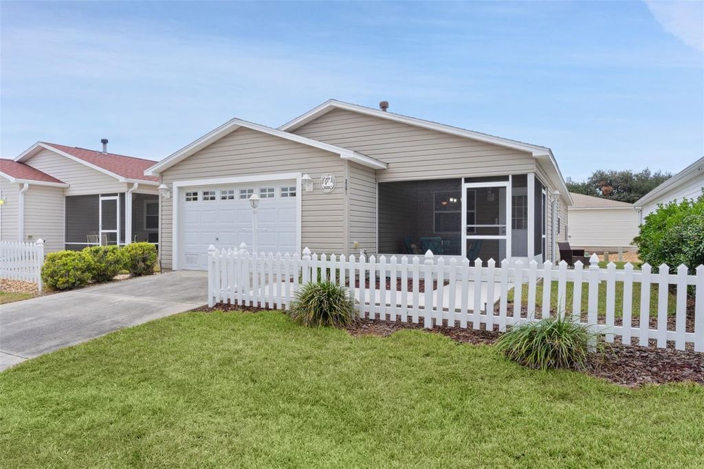 Photo of 2595 Ascot Loop, The Villages, FL 32162 (MLS # G5105147)