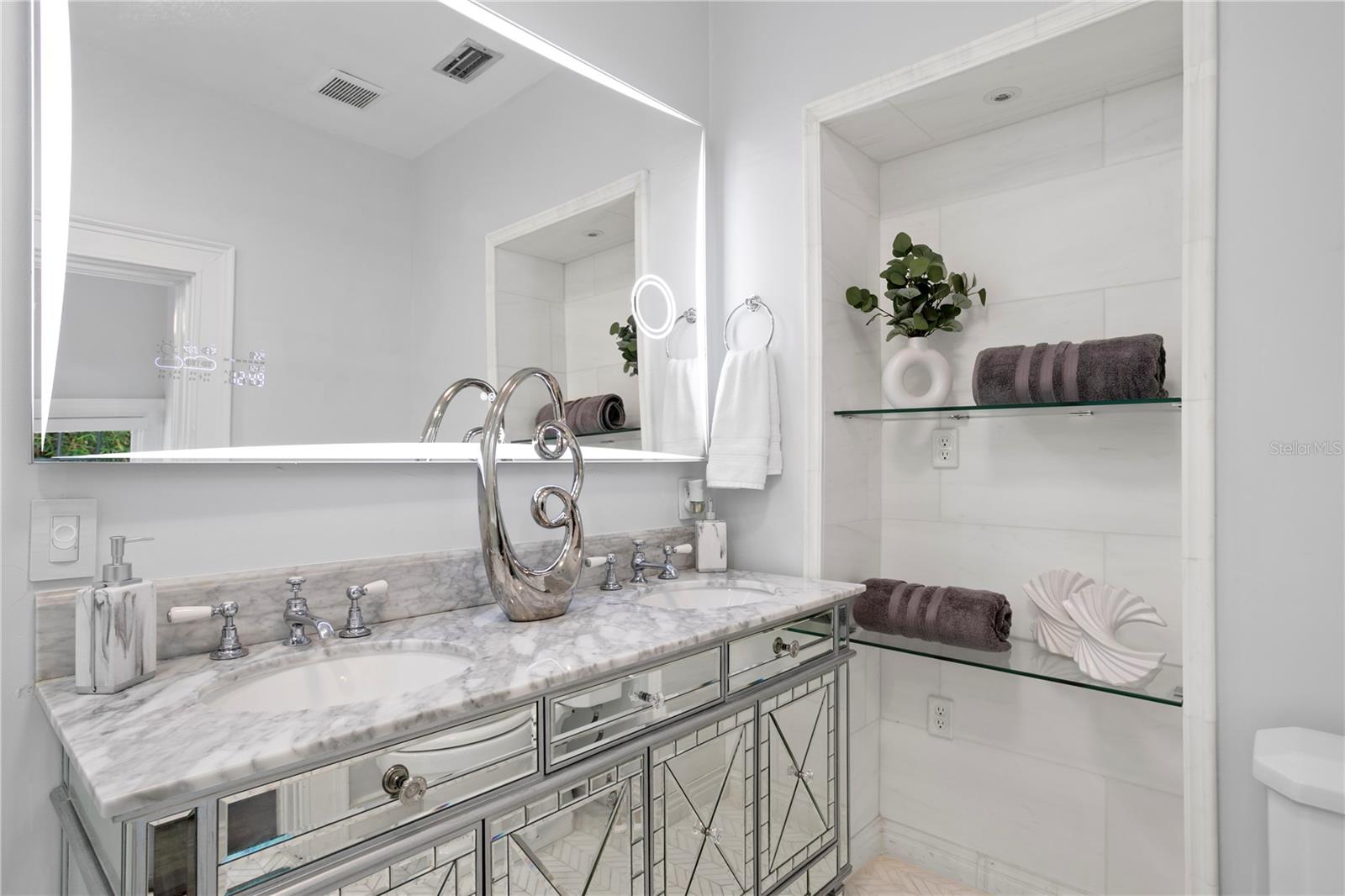 HYDE PARK WEST - Residential