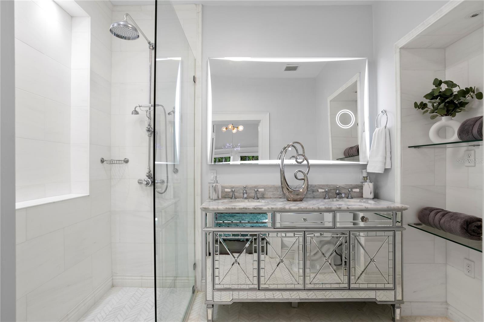 HYDE PARK WEST - Residential