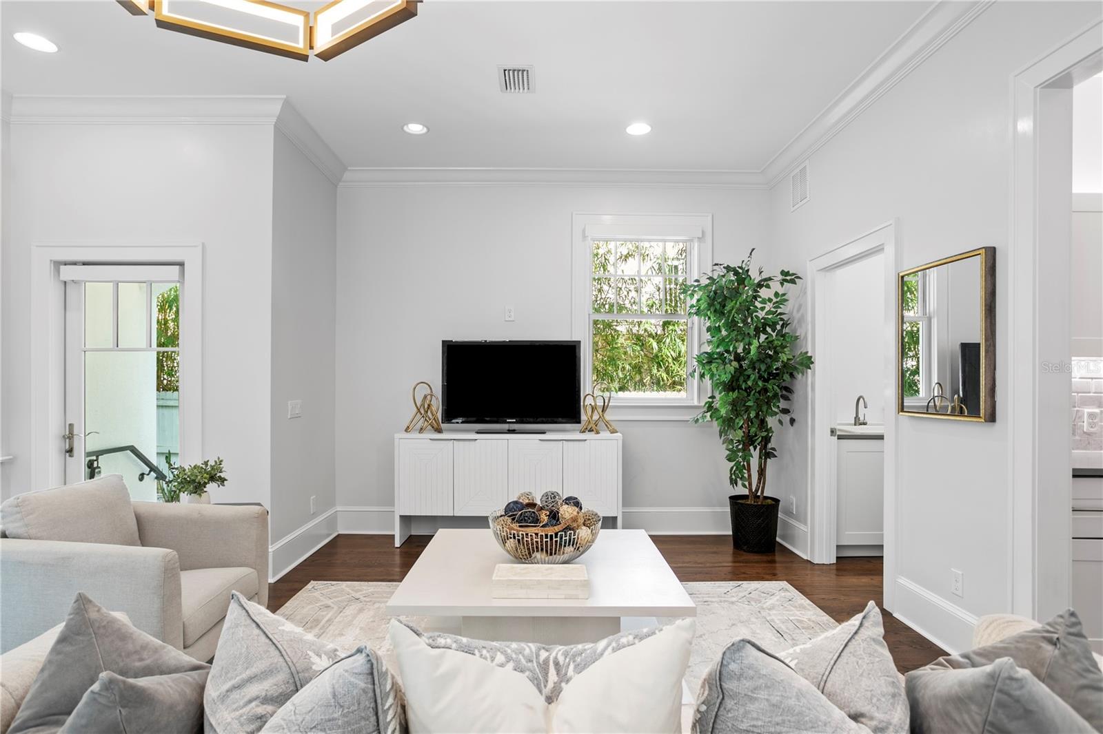 HYDE PARK WEST - Residential