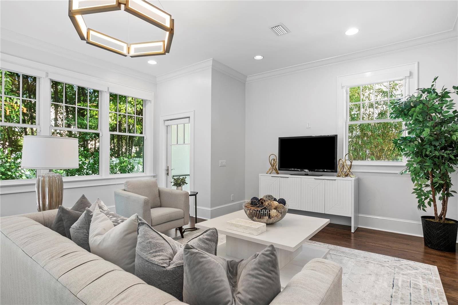 HYDE PARK WEST - Residential