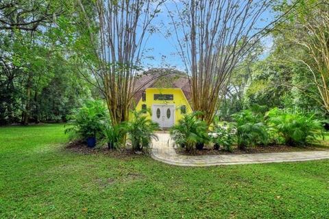 A home in DELAND