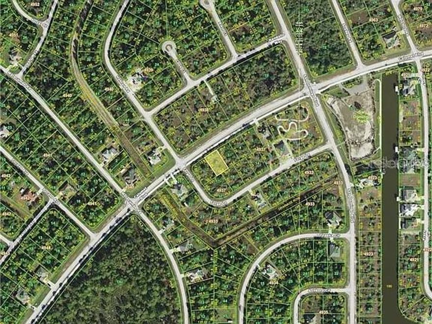 Build your dream home on this vacant residential lot located in the desirable Rotonda Villas community. This deed-restricted neighborhood offers a low HOA and access to public water and sewer, making it an excellent choice for future development. Conveniently situated near Gulf beaches, multiple golf courses, marinas, and a variety of dining options. Enjoy a growing area with new construction while still maintaining a quiet residential setting.