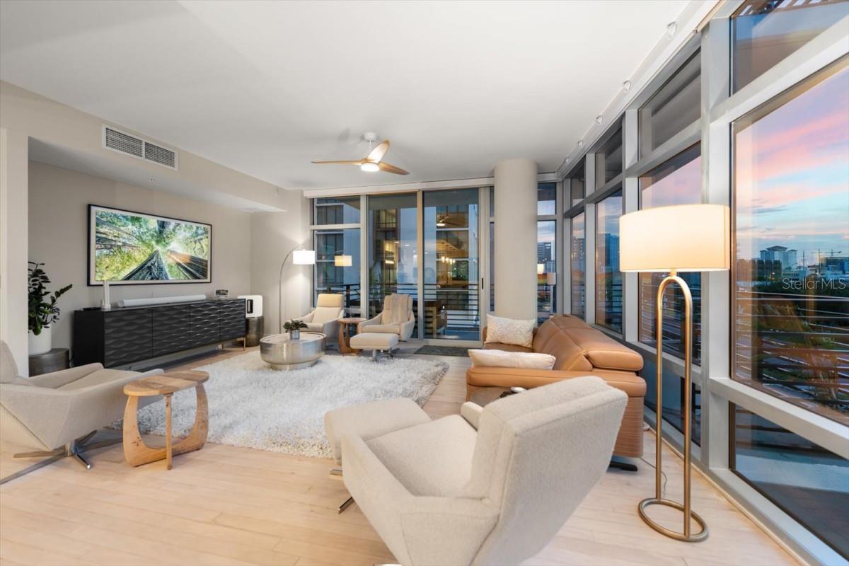 1120 E KENNEDY BOULEVARD 319