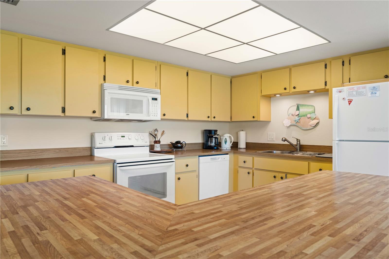 COMMODORE CLUB CONDO - Residential