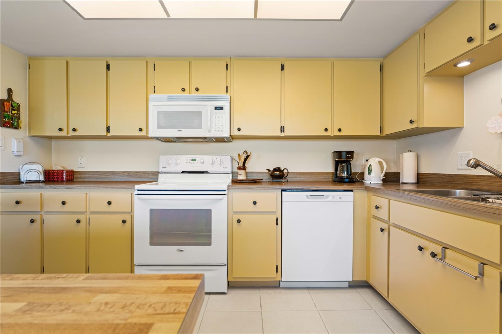 COMMODORE CLUB CONDO - Residential