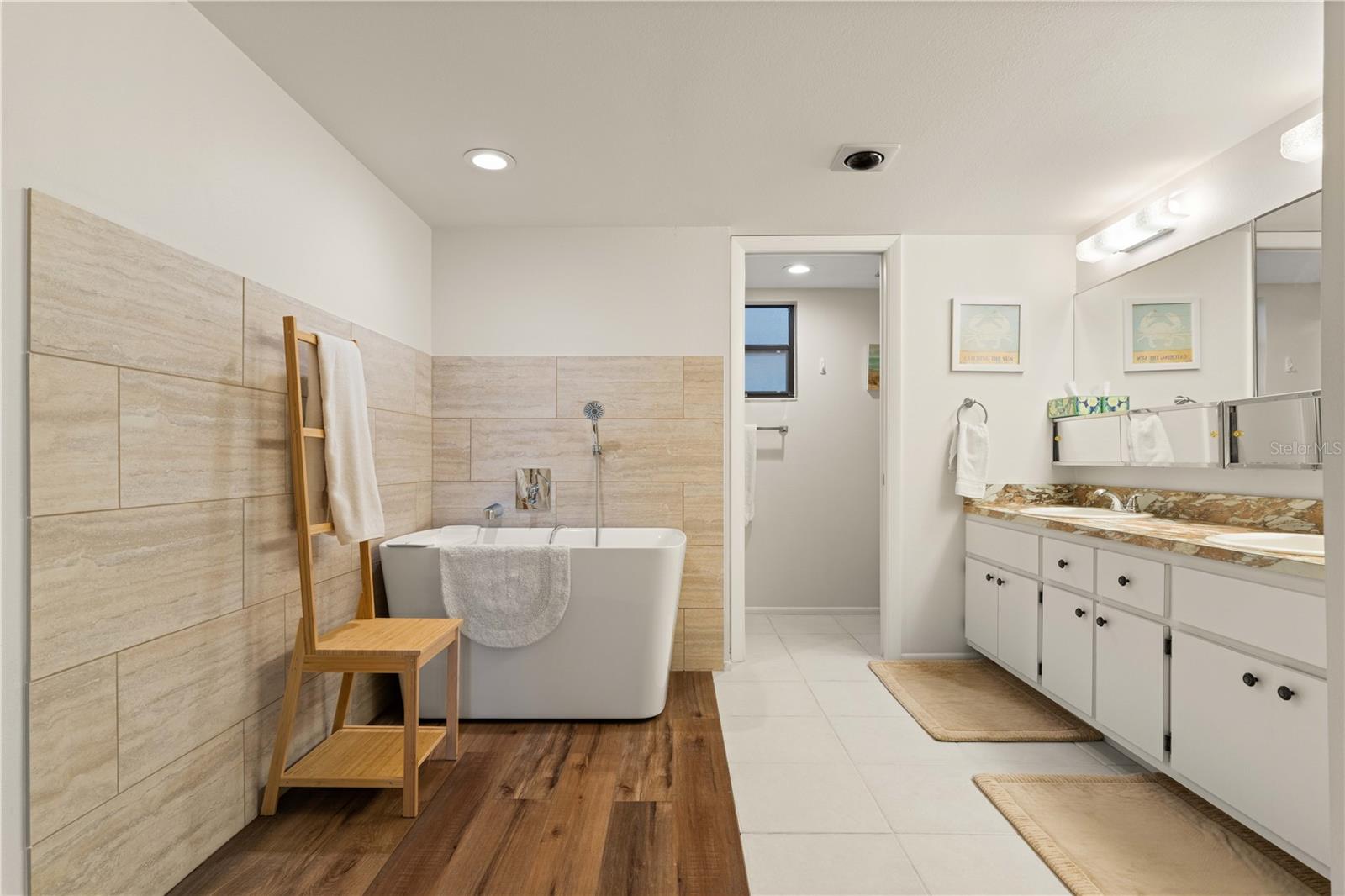 COMMODORE CLUB CONDO - Residential