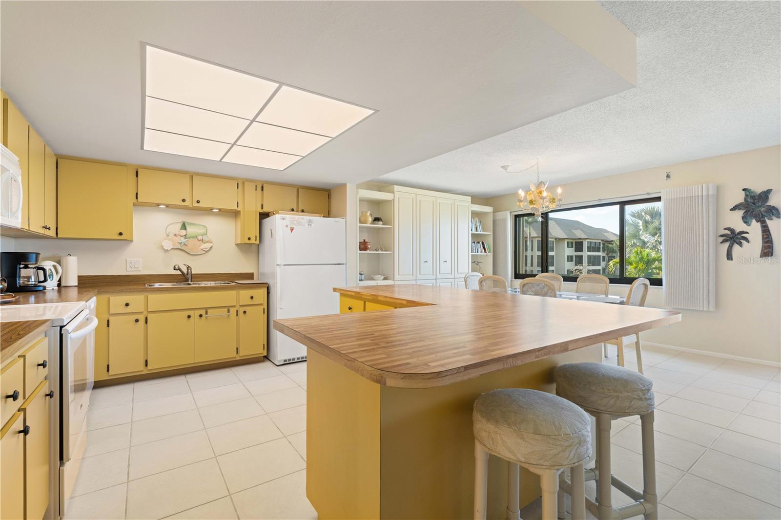 COMMODORE CLUB CONDO - Residential