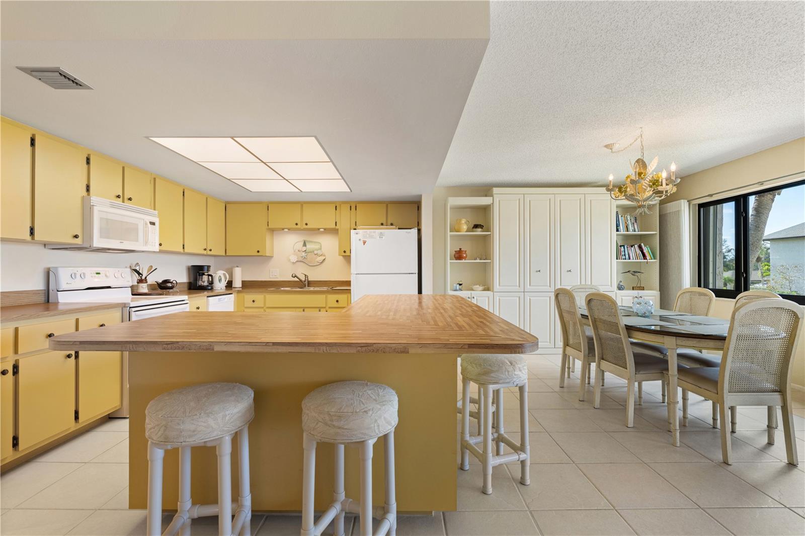 COMMODORE CLUB CONDO - Residential