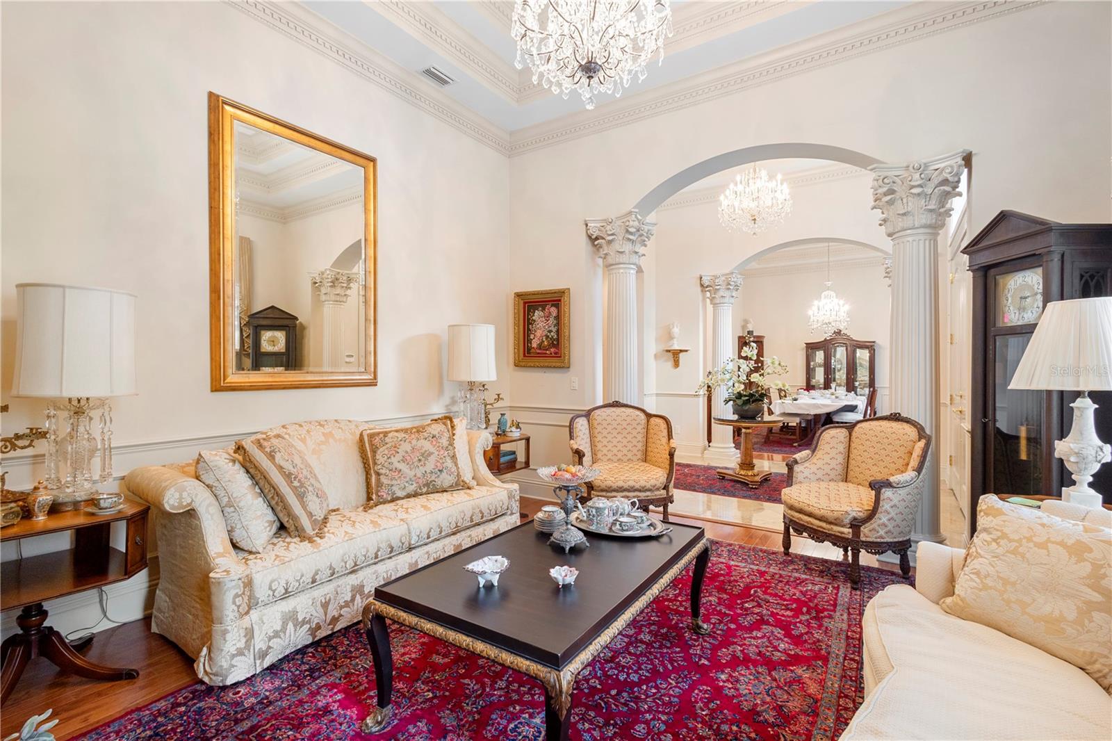 708 E PENNSYLVANIA AVENUE