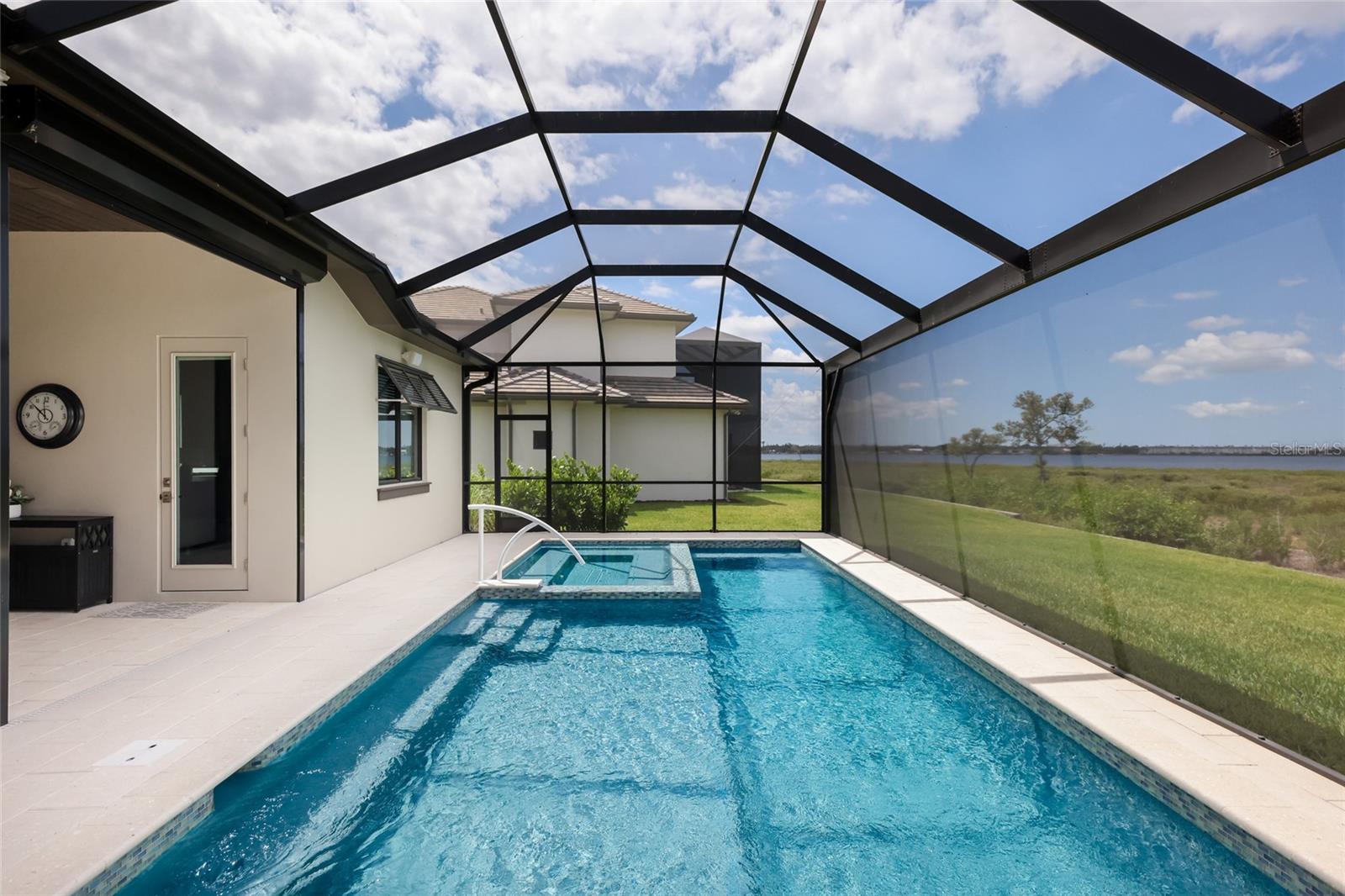 SANCTUARY COVE - Residential