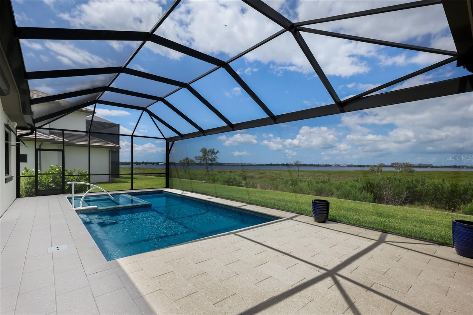 SANCTUARY COVE - Residential