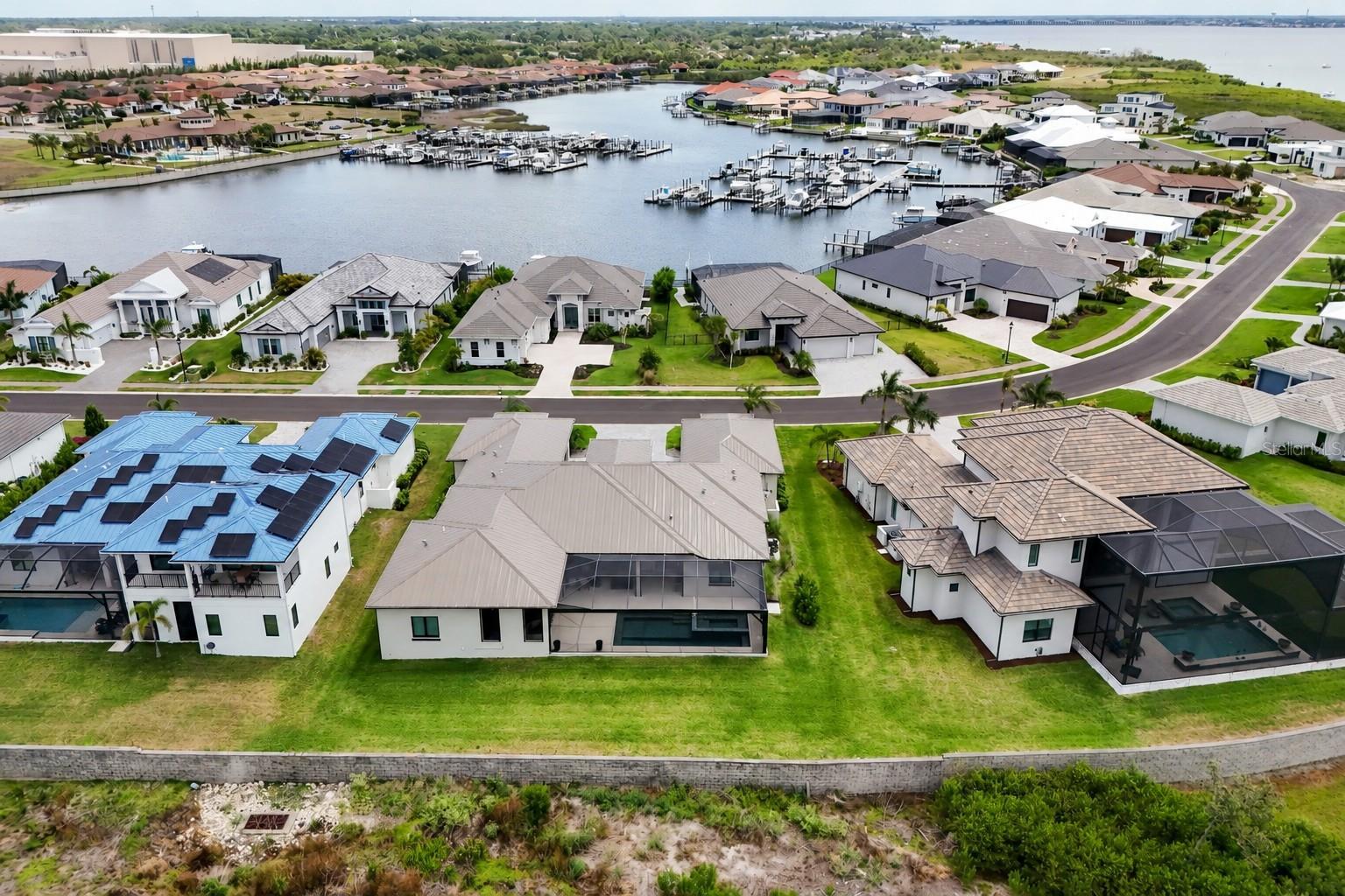 SANCTUARY COVE - Residential