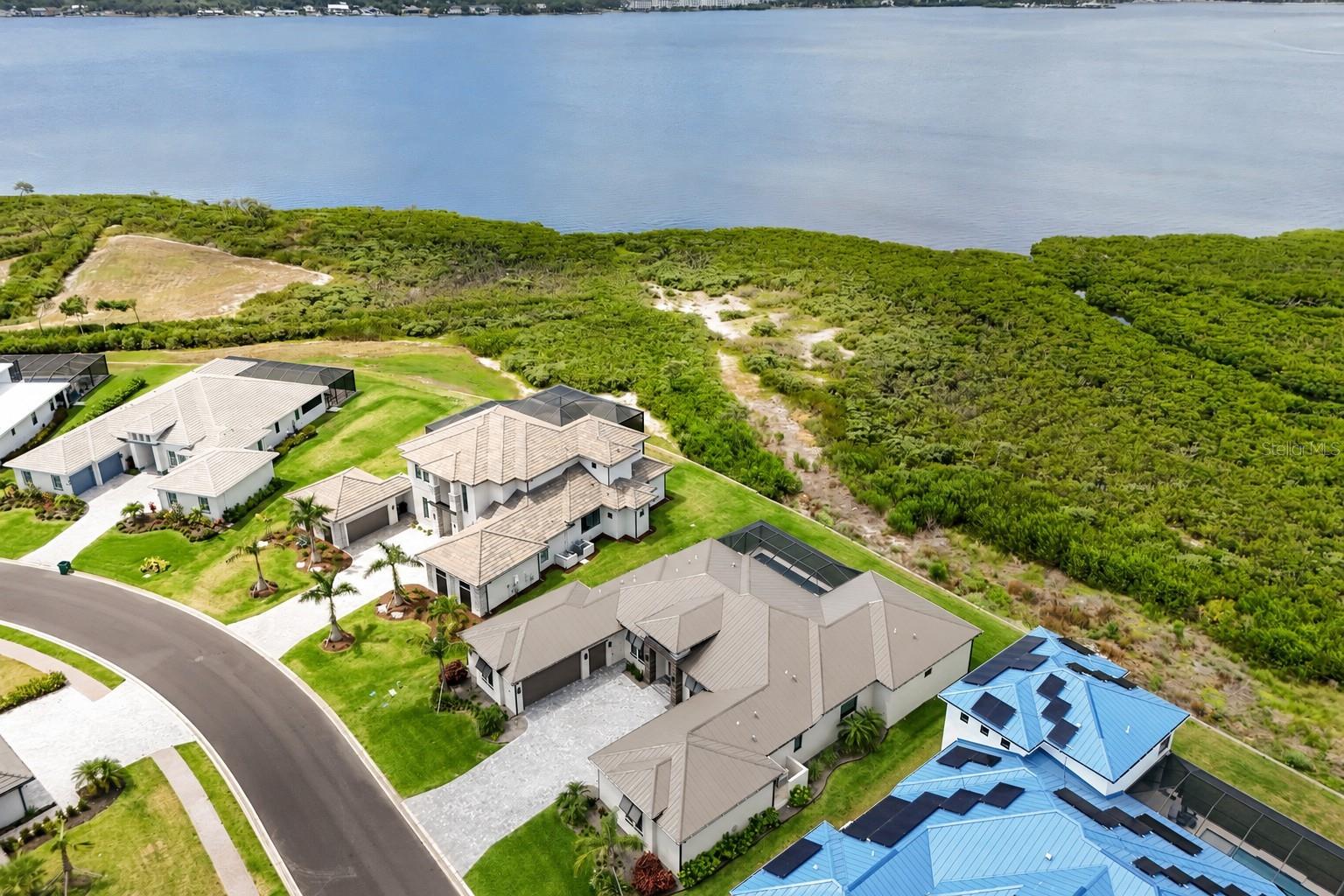 SANCTUARY COVE - Residential