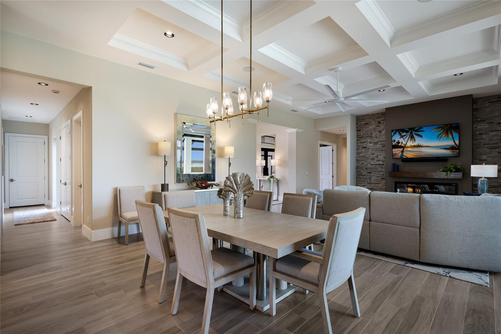 SANCTUARY COVE - Residential