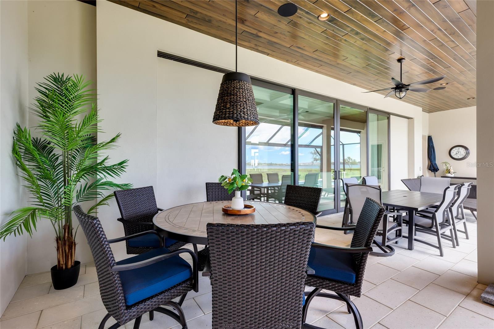 SANCTUARY COVE - Residential