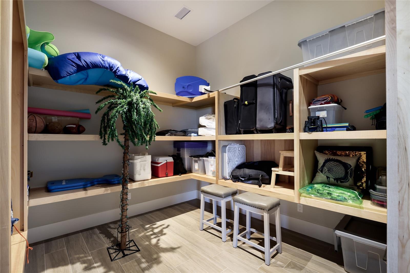 SANCTUARY COVE - Residential