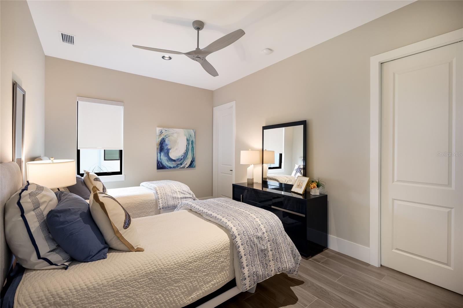 SANCTUARY COVE - Residential