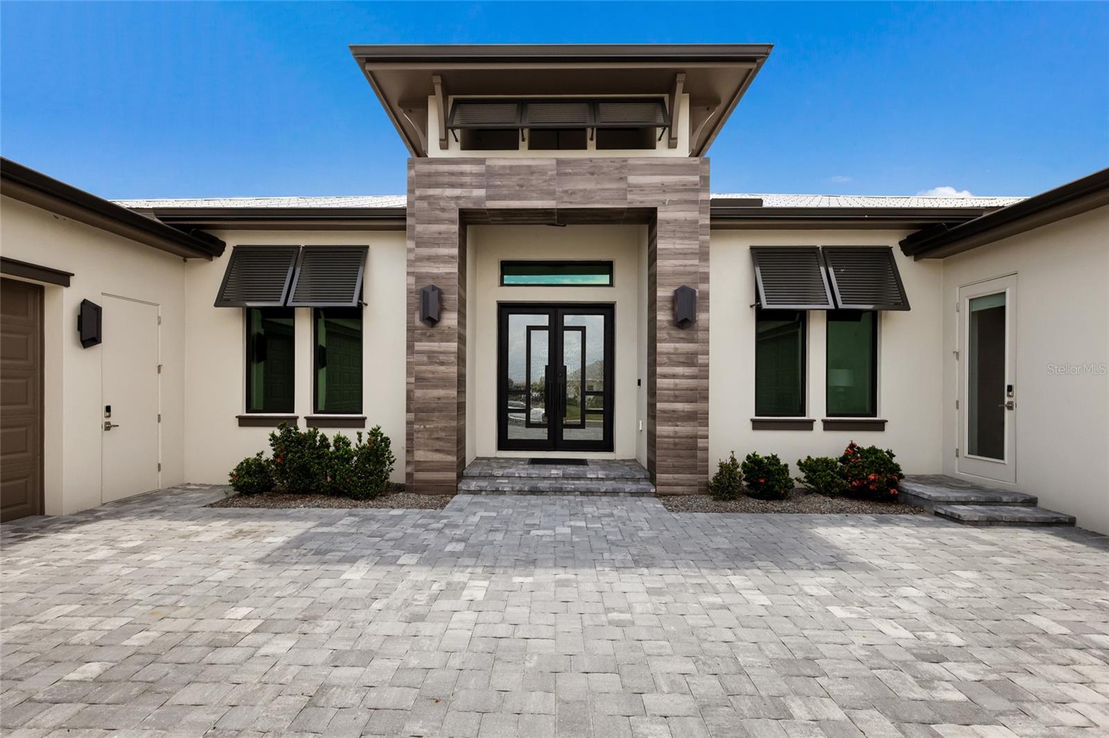 SANCTUARY COVE - Residential