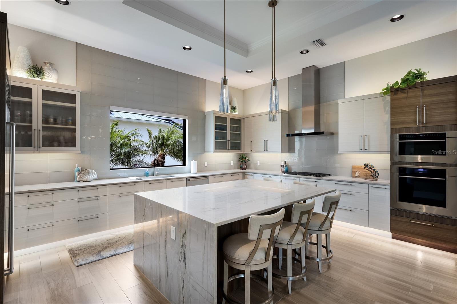 SANCTUARY COVE - Residential