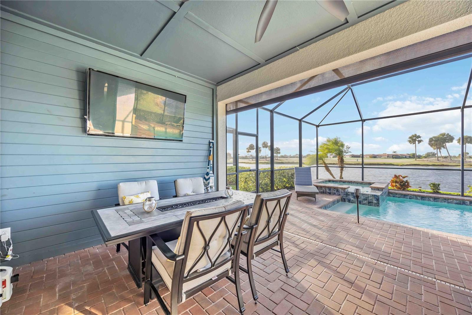 SARASOTA NATIONAL - Residential