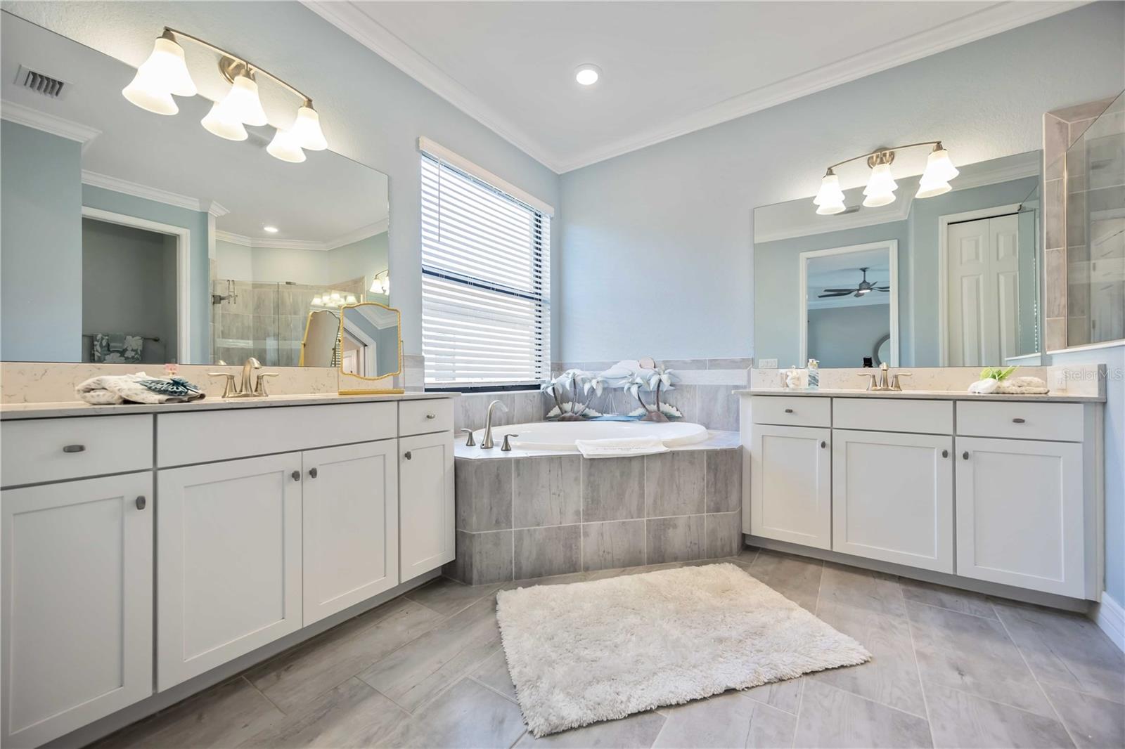 SARASOTA NATIONAL - Residential