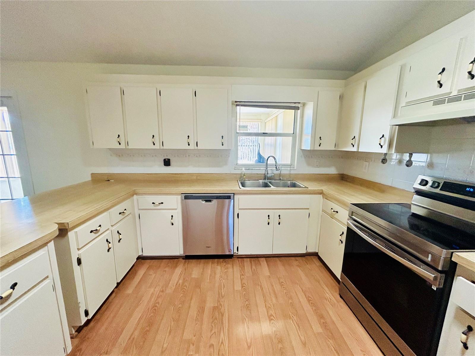 ORANGE WAY 02 - Residential