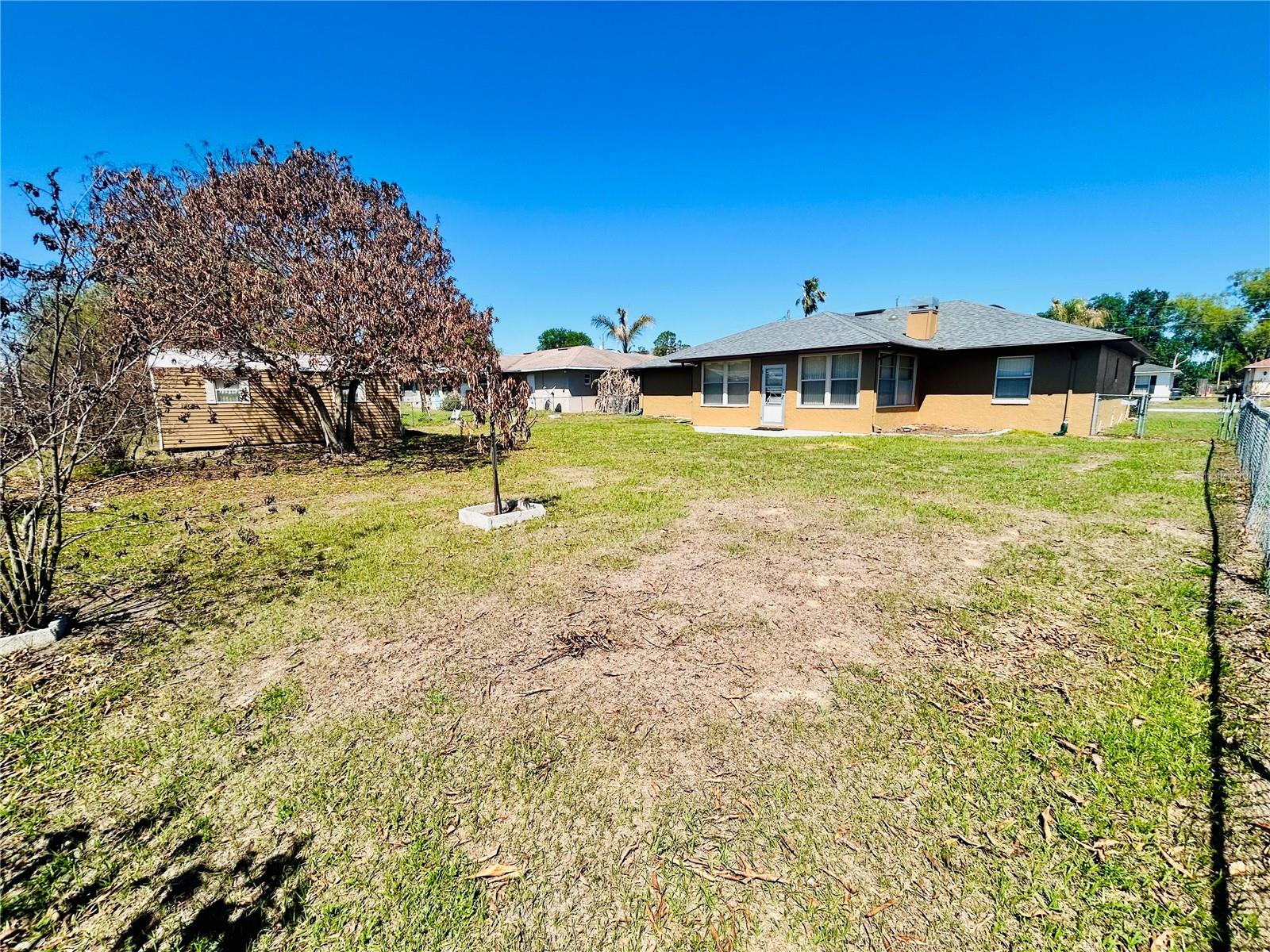 ORANGE WAY 02 - Residential