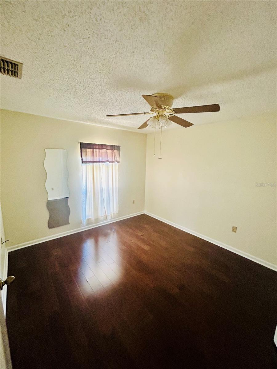 ORANGE WAY 02 - Residential