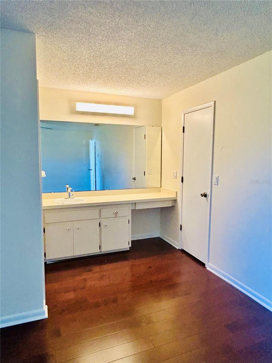 ORANGE WAY 02 - Residential