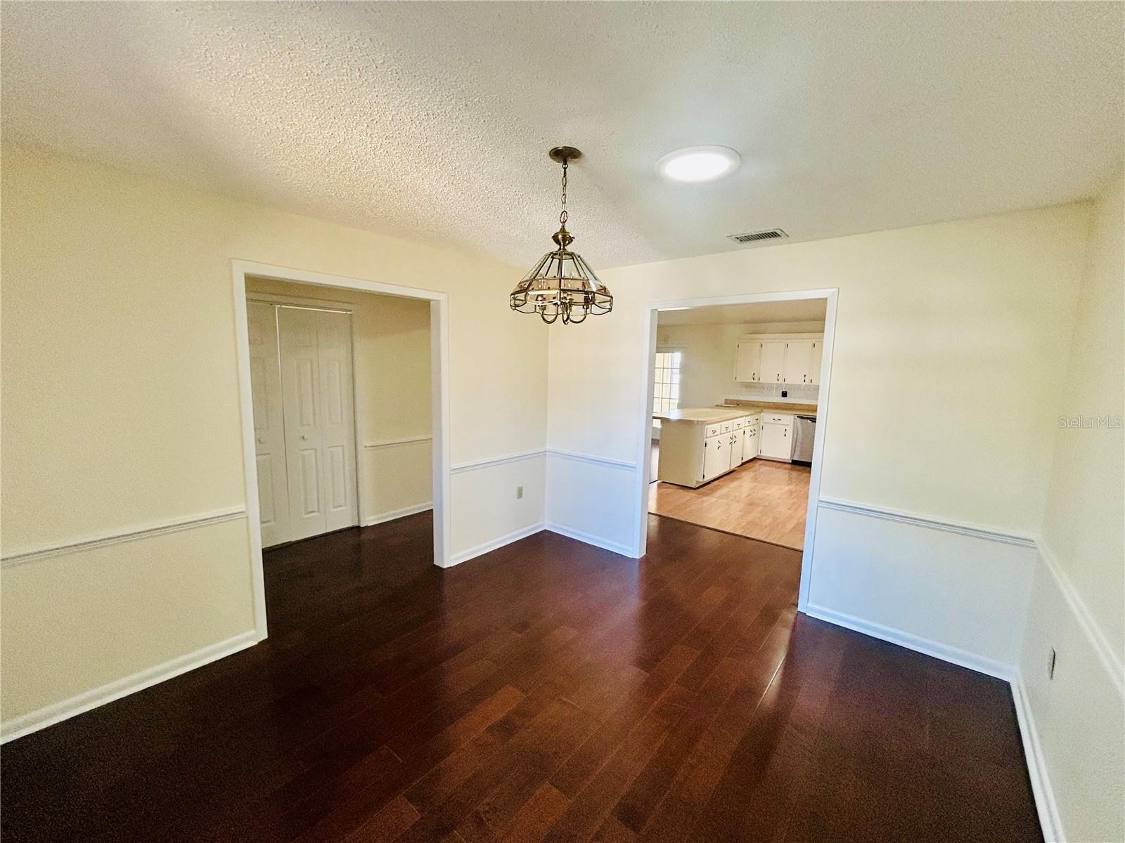 ORANGE WAY 02 - Residential