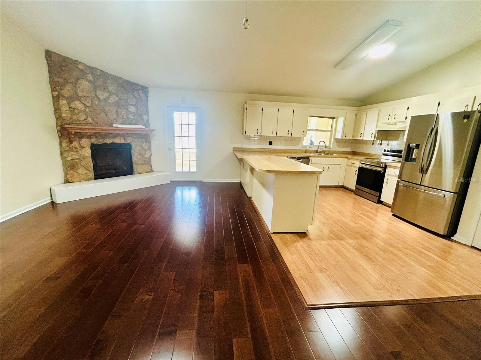 ORANGE WAY 02 - Residential