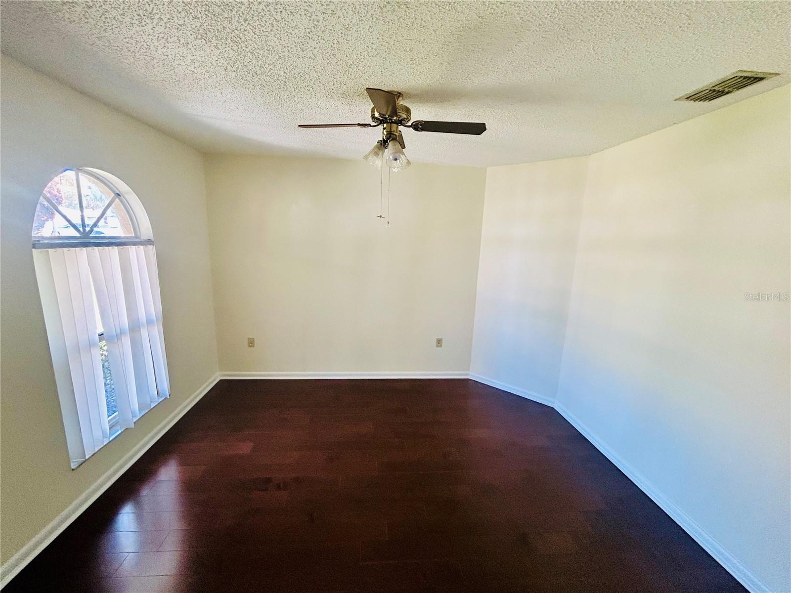 ORANGE WAY 02 - Residential